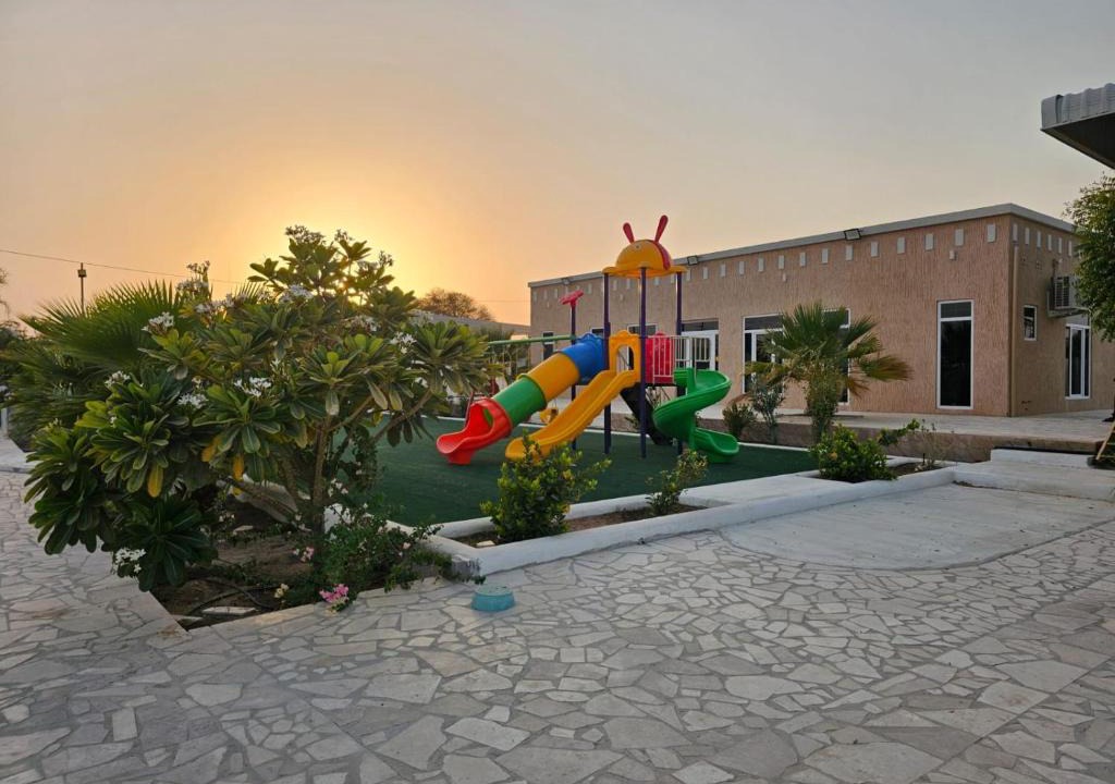 Falaj al Moalla Ski Chalet | مزرعه فلج فارم Falaj-farm
