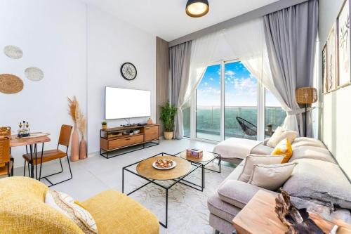 Bur Dubai Apartment | 1-Bedroom Apartment near Dubai Frame High Floor
