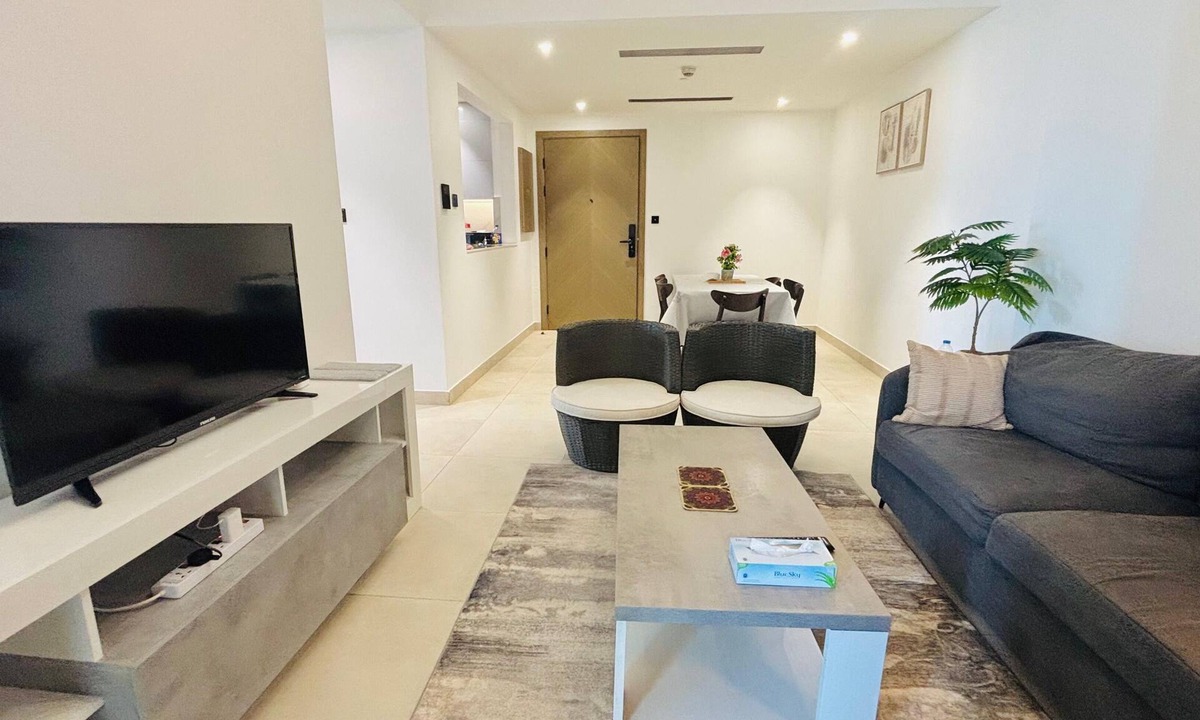 Al Muraqqabat Apartment | 1-bedroom apartment with AC in vibrant Dubai
