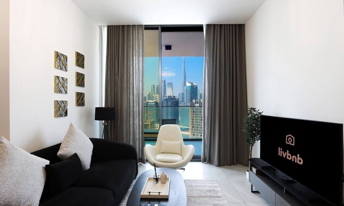 Business Bay Apartment | 1BR Paragon Tower | Burj Khalifa & Canal Views