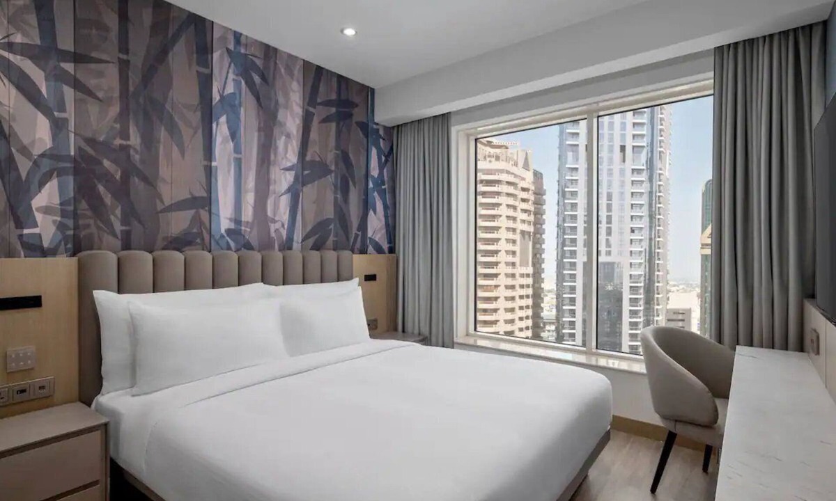 DIFC Hotel | 1BR Suite | Marriott Dubai | Separate Living Area, Full Kitchen, Metro Walk