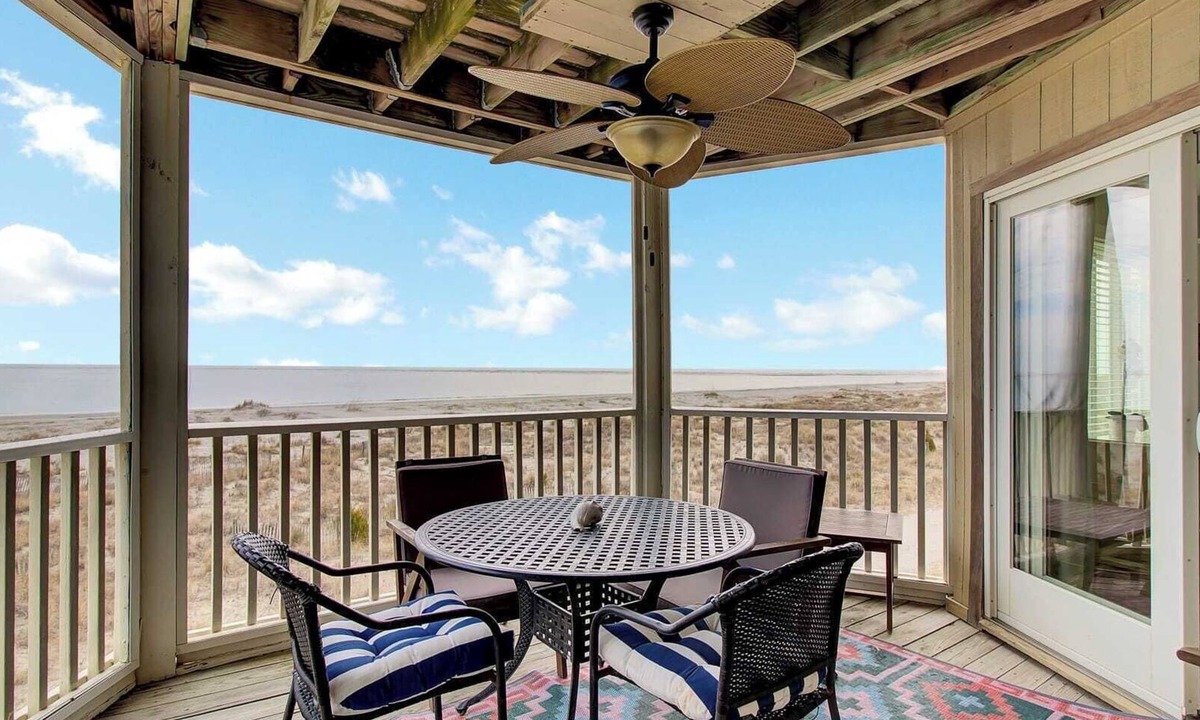 Isle of Palms Apartment | 204 B Port O Call by Avantstay Beachfront Condo!