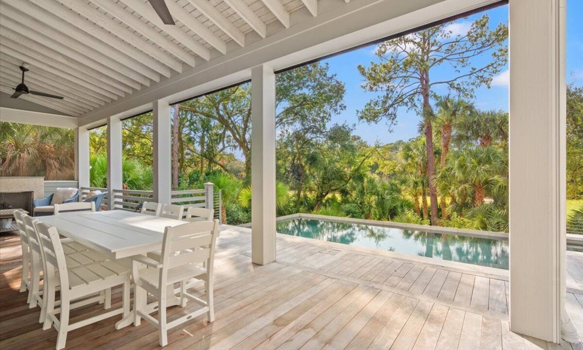 Vanderhorst Plantation House | 272 Tallow Tree Lane by Akers Ellis Rentals