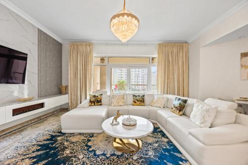 Palm Jumeirah Apartment | 2BDR Luxury Apartment in Palm