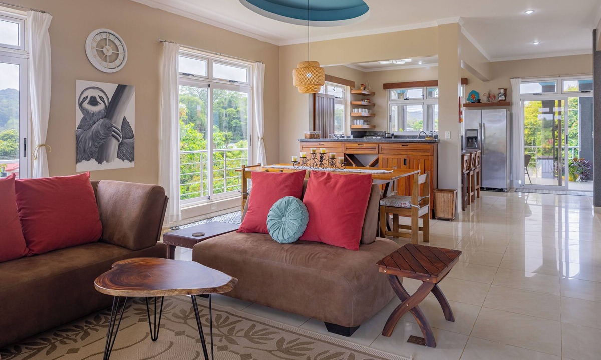 Arenal House | 3BR Family Home Heart of Nuevo Arenal