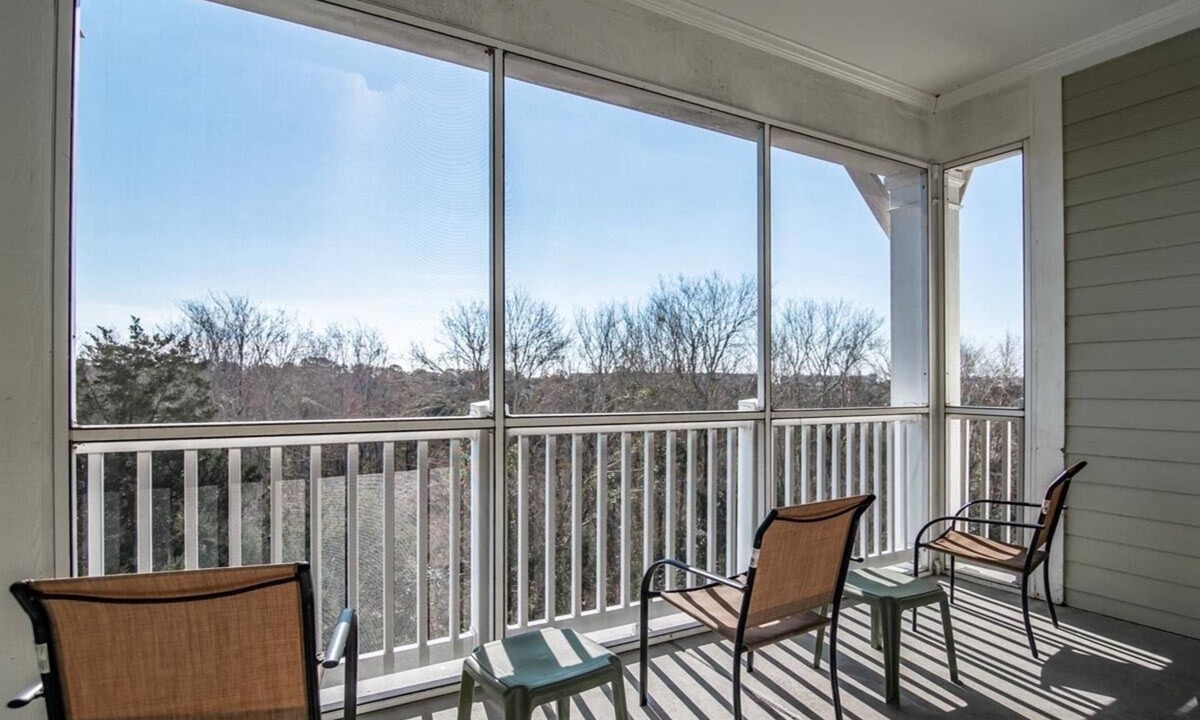 Litchfield by the Sea Hotel | 4 Bright Family Suites + Private Beach Access & Lazy River near Brookgreen