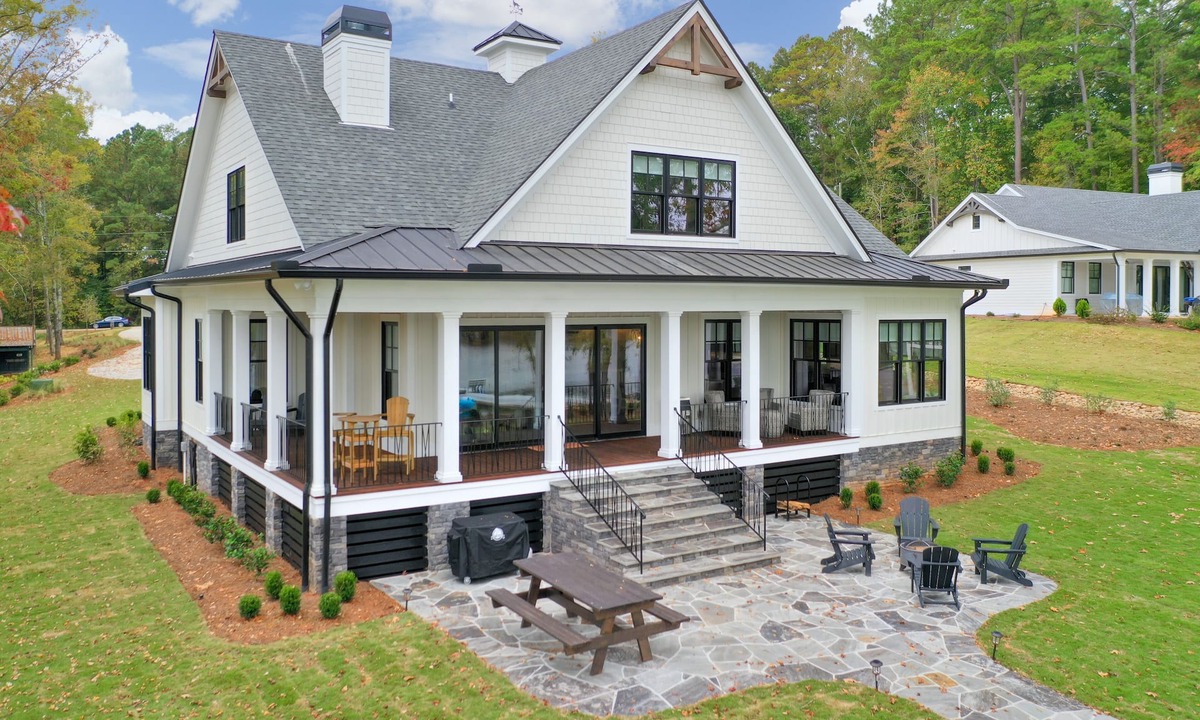 Eatonton House | 5000 Sq Ft of Vacation Space! 5 Kings, 1 Queen, 3 Fulls, 2 Twins. 6.5 Baths.