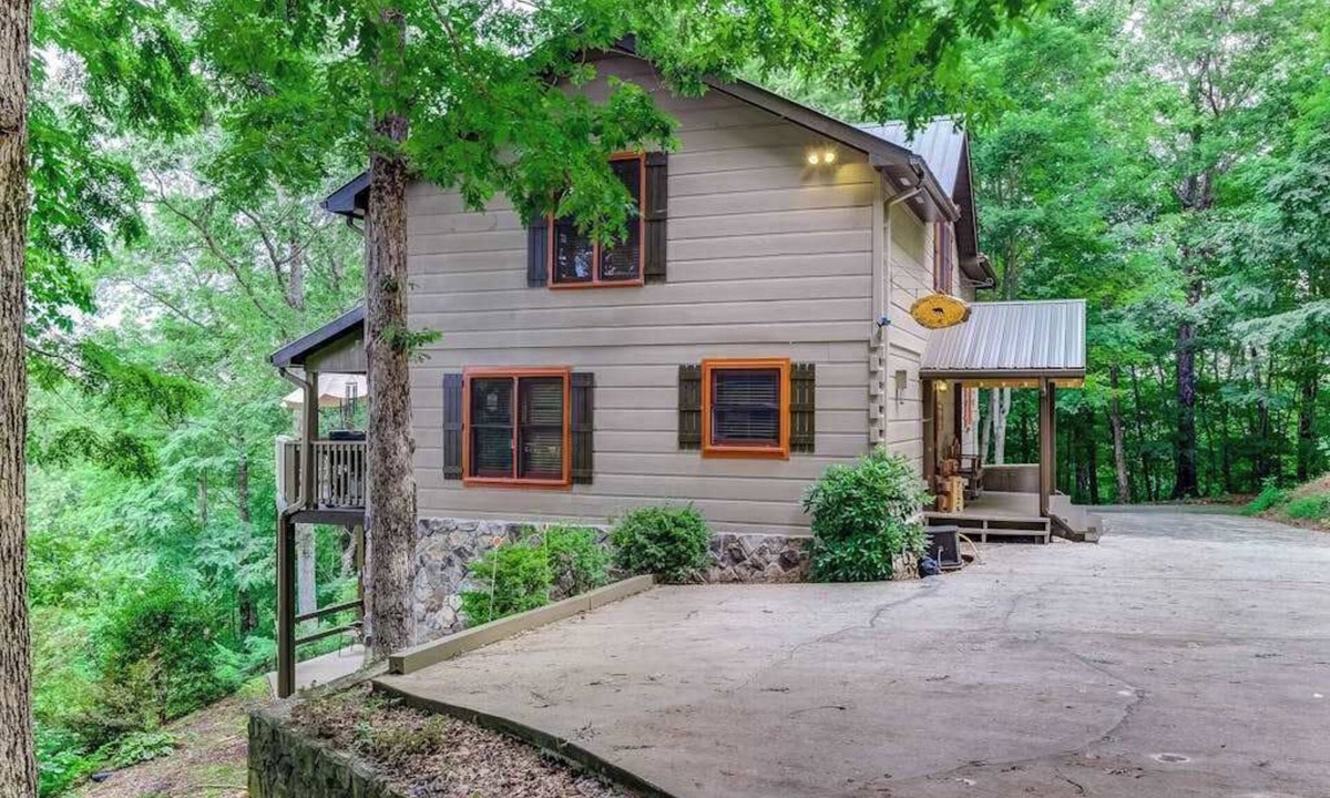 Morganton House | A Touch of Bearadise
