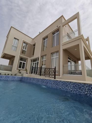 Al Ashkharah Ski Chalet | alyas villa الياس فيلا