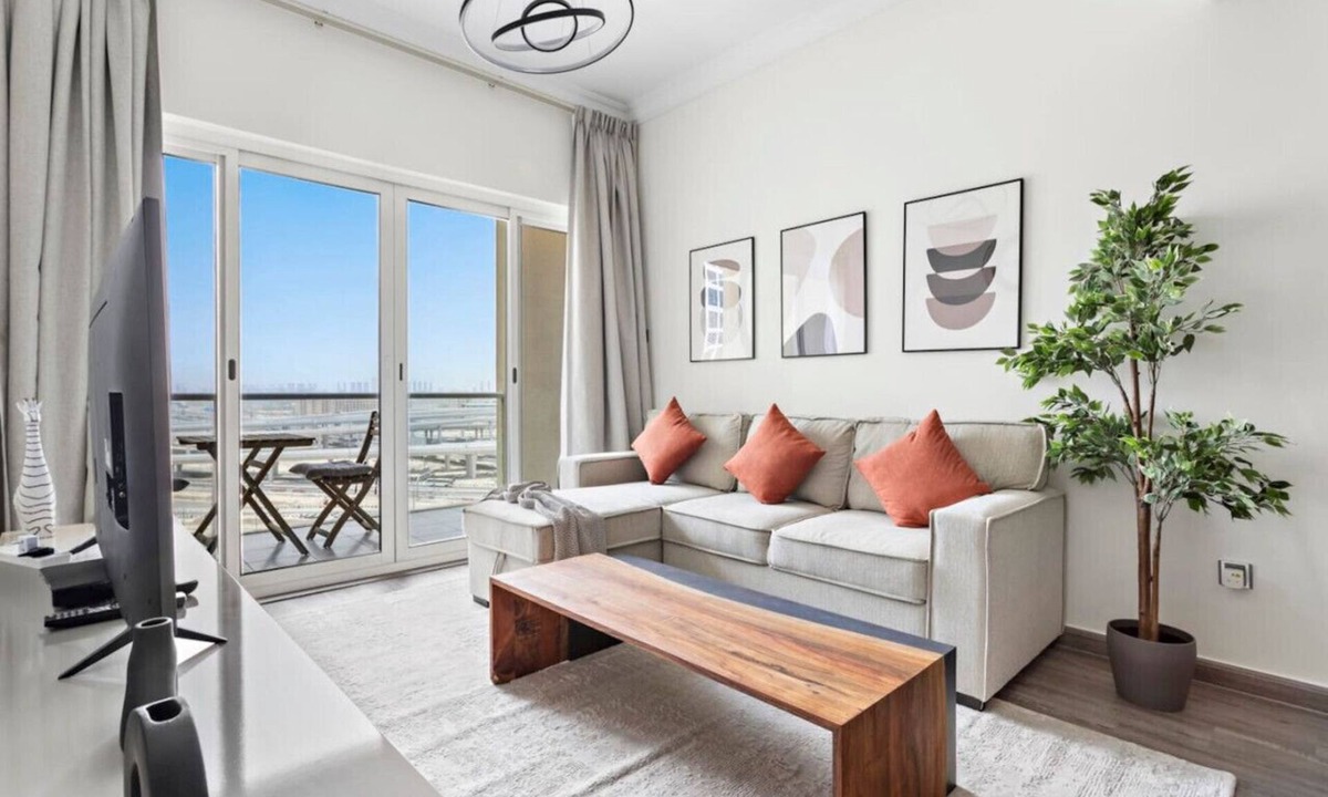Jumeirah Lake Towers Apartment | Amazing 1BR with Lake View