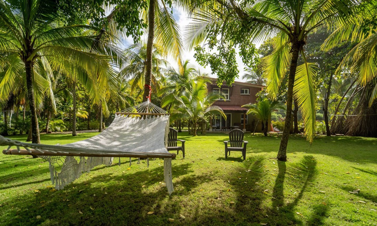 Javilla House | Beachfront Casita steps to the surf!