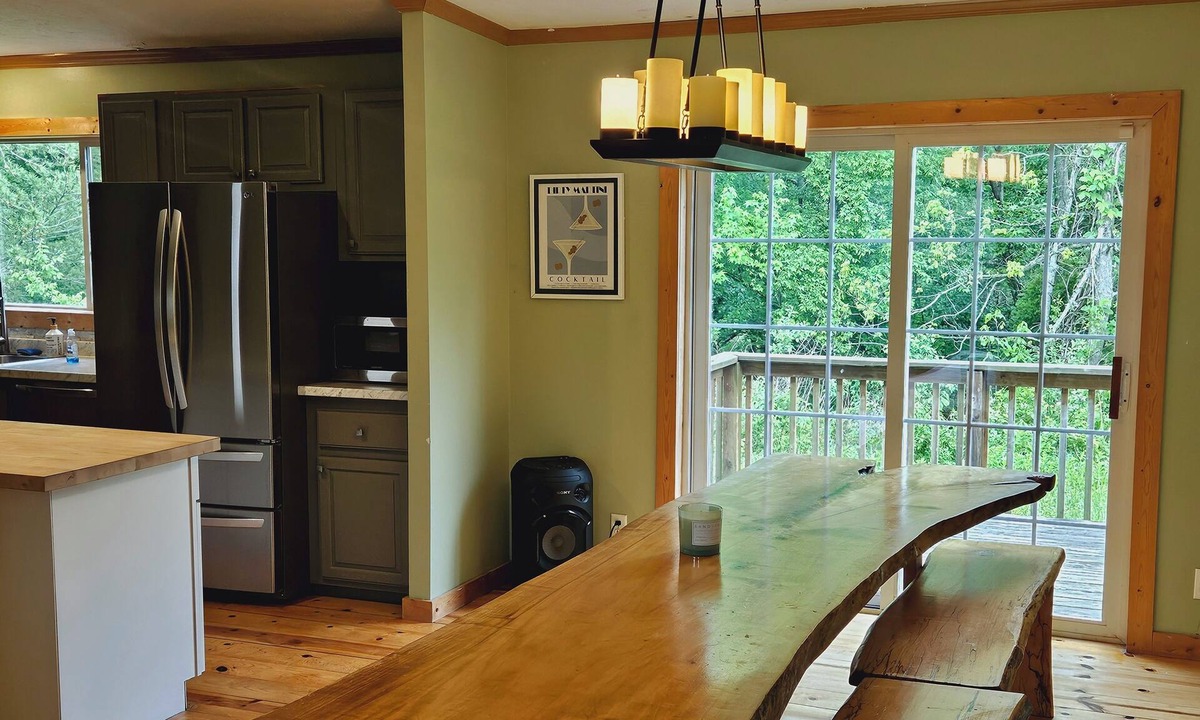 Alto Pass Cabin | Big Sky Cabin! Hot Tub! Fire Pit! Pool Table! Large Deck! Wine Trail