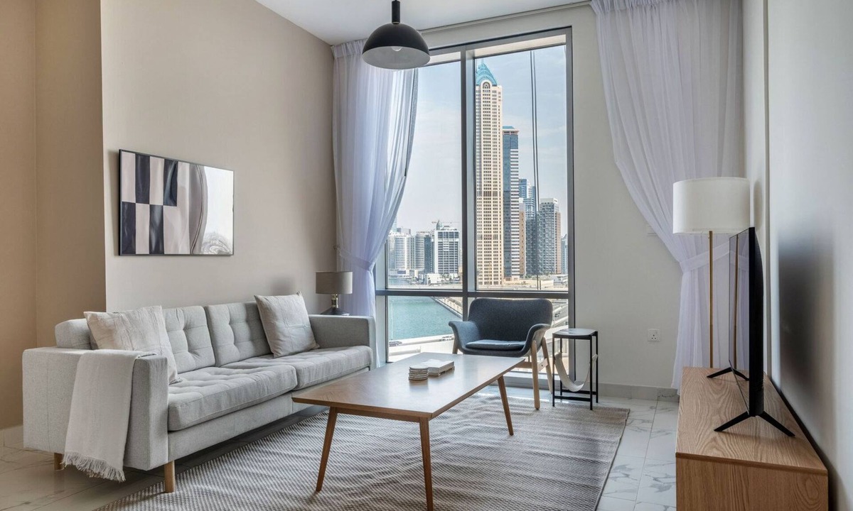 Business Bay Apartment | Blueground | Business Bay, pool, nr Canal