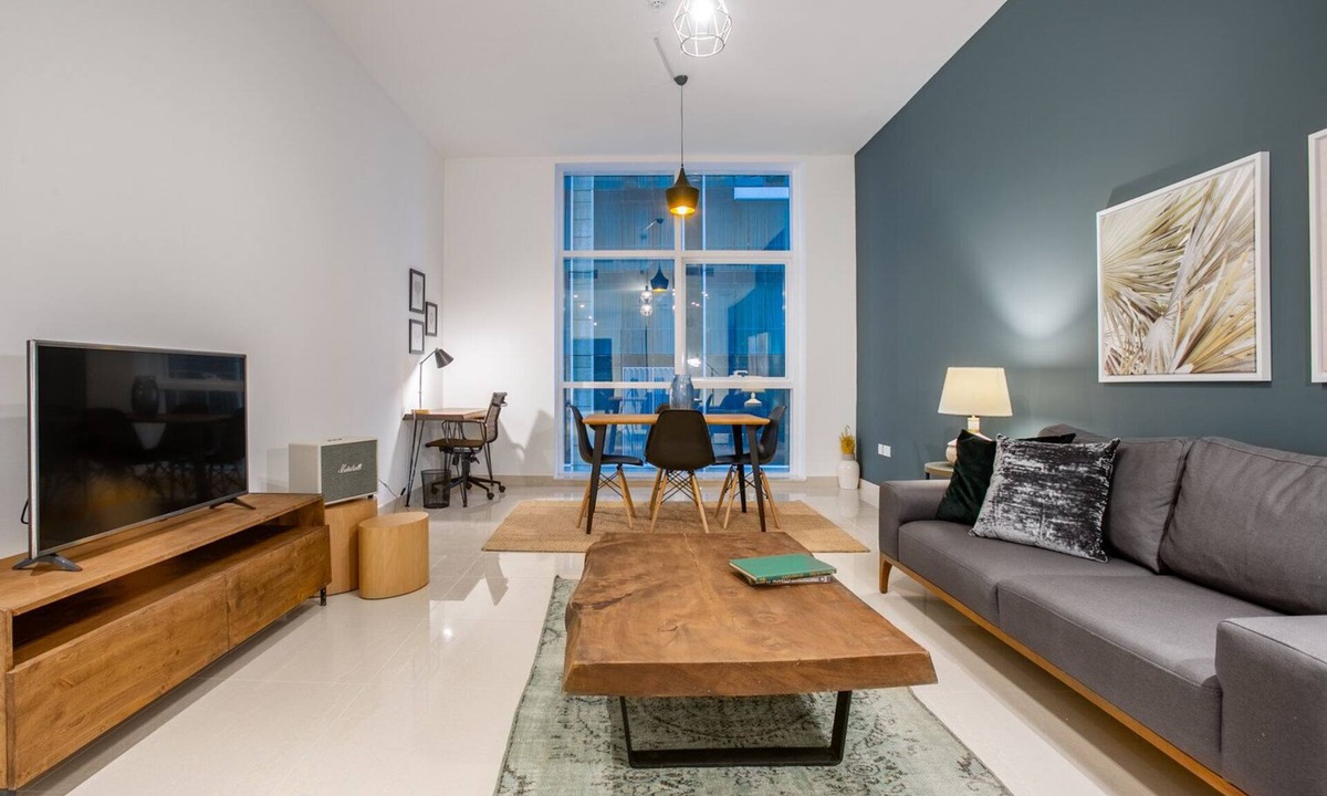 Trade Center Apartment | Blueground | Trade Centre 1, pool, nr Dubai Mall