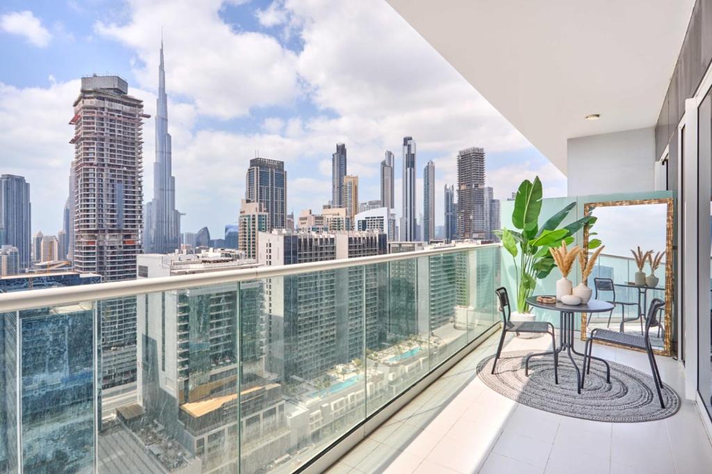 Downtown Dubai Apartment | Burj Khalifa Views, Prime Location, 1BDR Apt, Damac Vera Residences