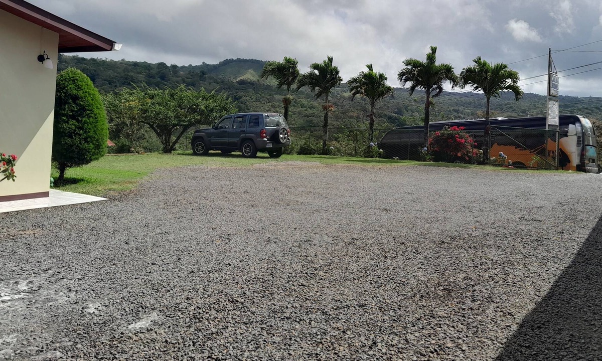 Nuevo Arenal Hostel | Cabinas Rooms Jireh