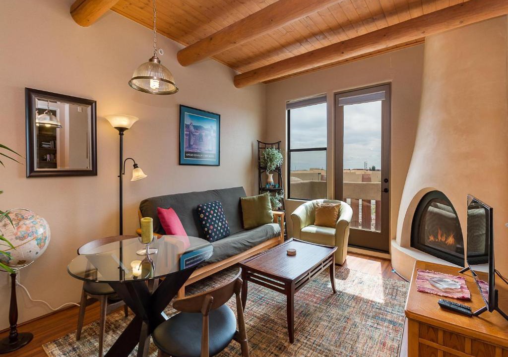 Southside Apartment | Cactus Flower