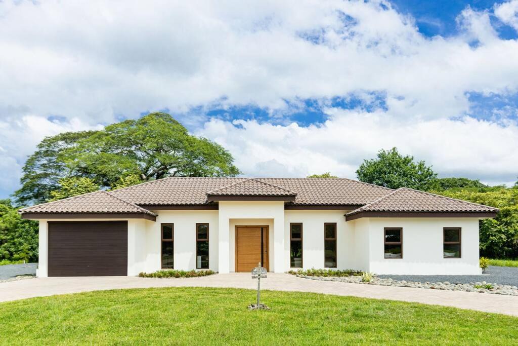 Tamarindo Villa | Casa Pitaya- Luxurious villa in Hacienda Pinilla