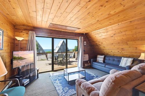 Stevensville Ski Chalet | Chalet #26 Chalet Om by Juniper Holiday & Home