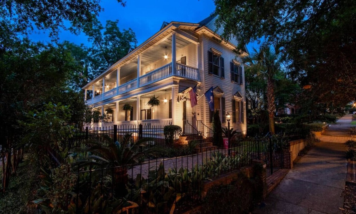 University Hill House | Charleston Home-Walk to 5pts/USC