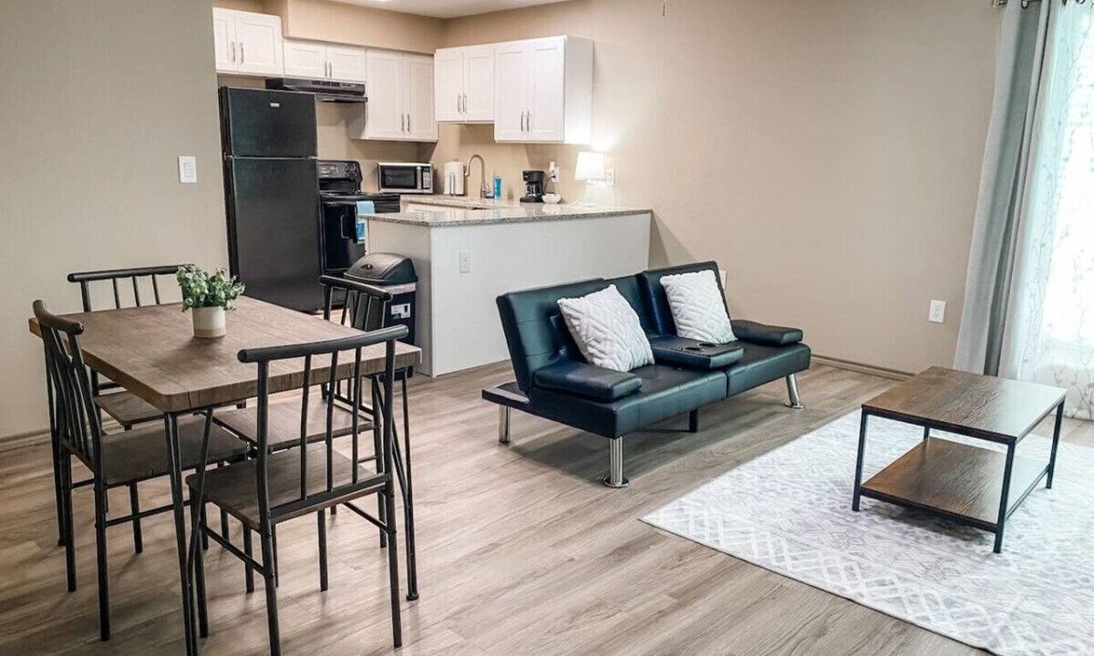 Texas City Apartment | Charming 1BR Getaway – Private, Pet Friendly, TV