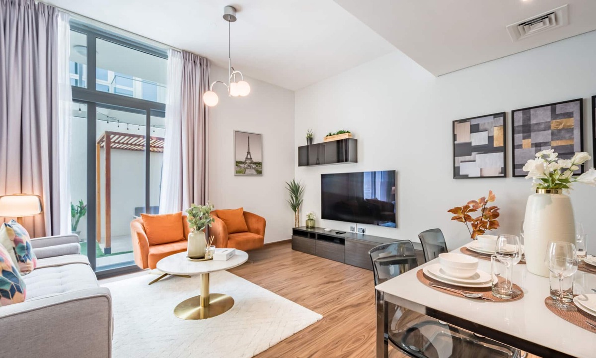 Dubai Ski Chalet | Charming 3BR Townhouse with Study Room in Damac Hills 2 Centaury by Deluxe Holiday Homes