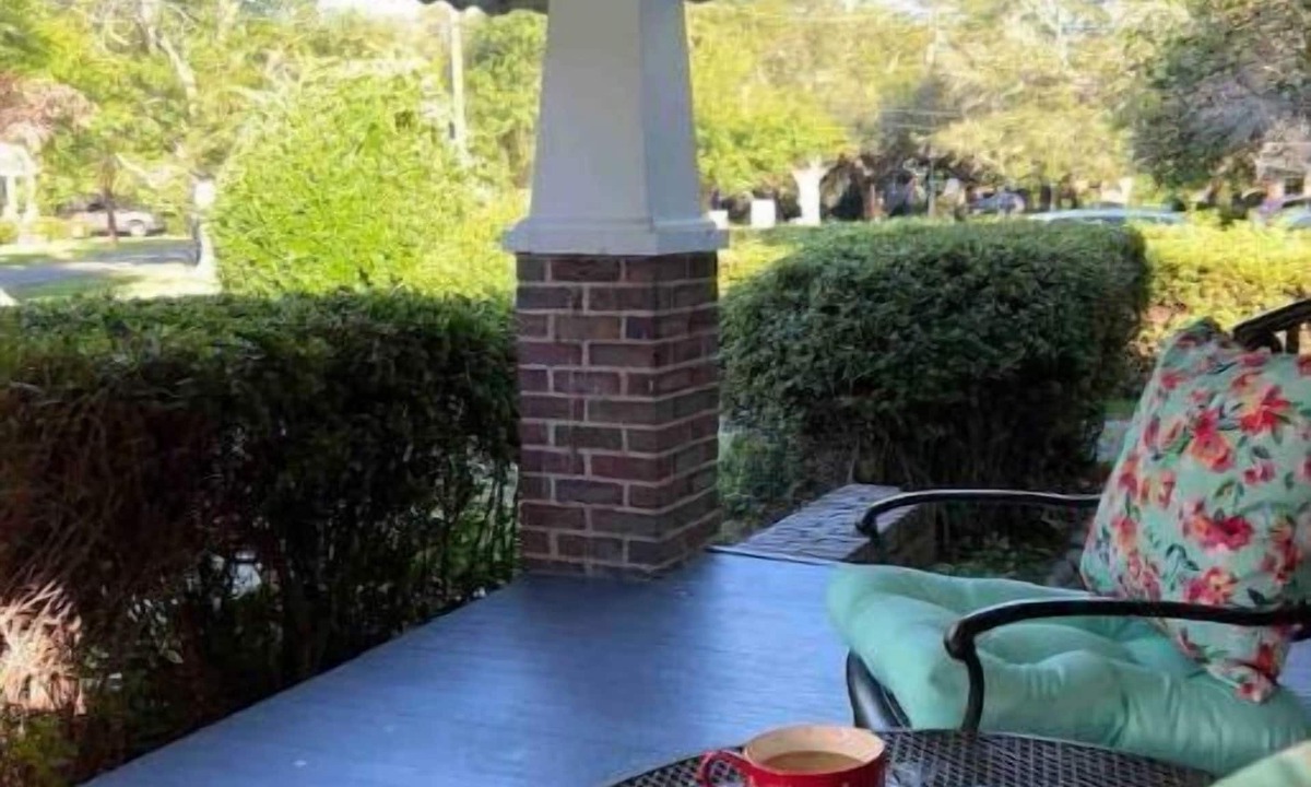 West Ashley House | Charming Lowcountry Bungalow