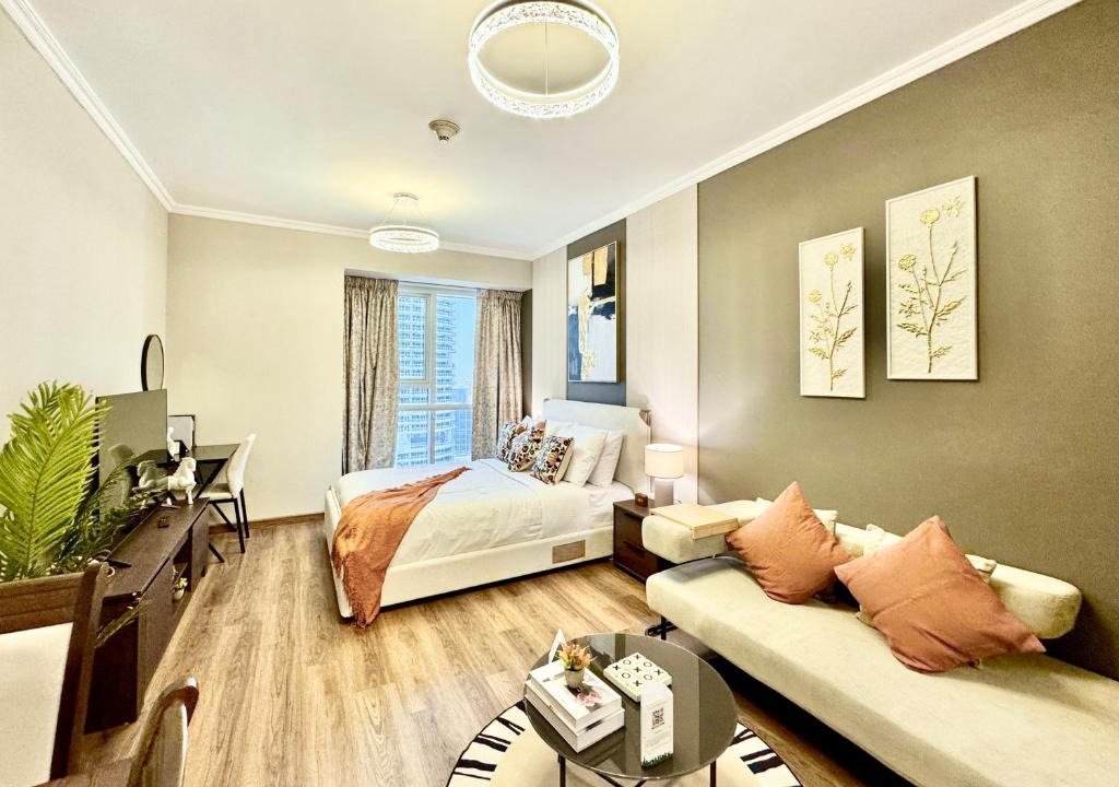 Jumeirah Lake Towers Apartment | Cosmos Living Premier Studio Near Metro