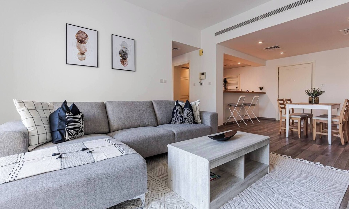 The Greens Apartment | Cosy & Spacious 1BR at The Greens/Pool View