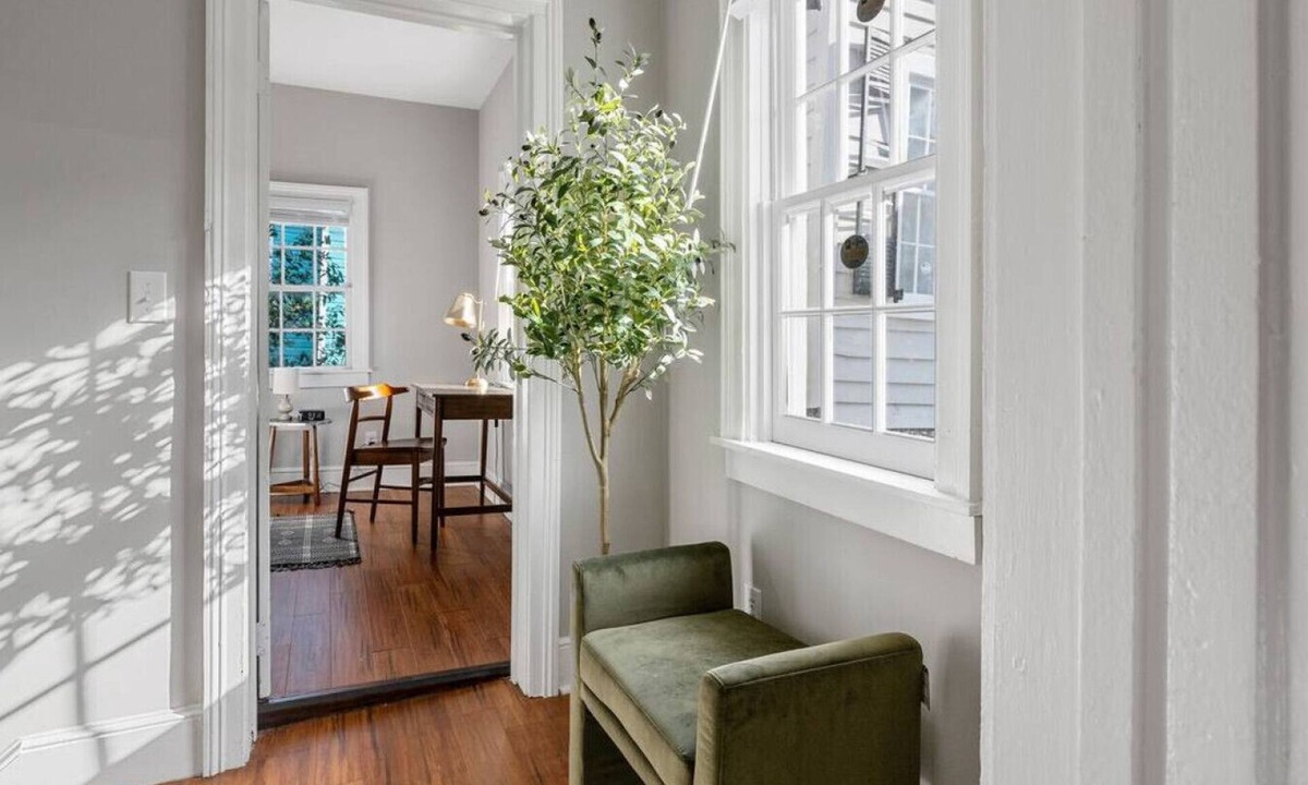Harleston Village House | Cozy 2 Bedroom Home - Just Off Broad St - Downtown