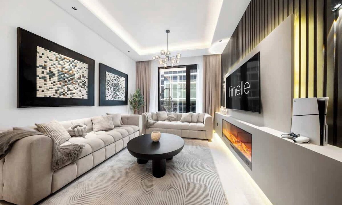 Jumeirah Village Circle Apartment | Cozy 3BR nr Circle Mall Sleeps 12 | Pool & Sauna