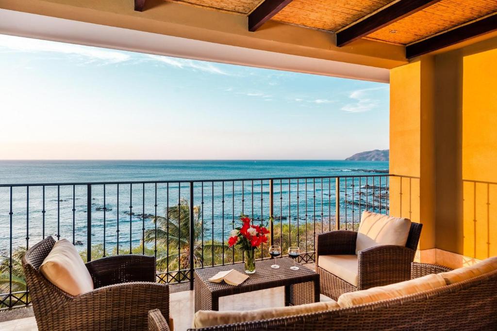 Playa Langosta Hotel | Crystal Sands 504