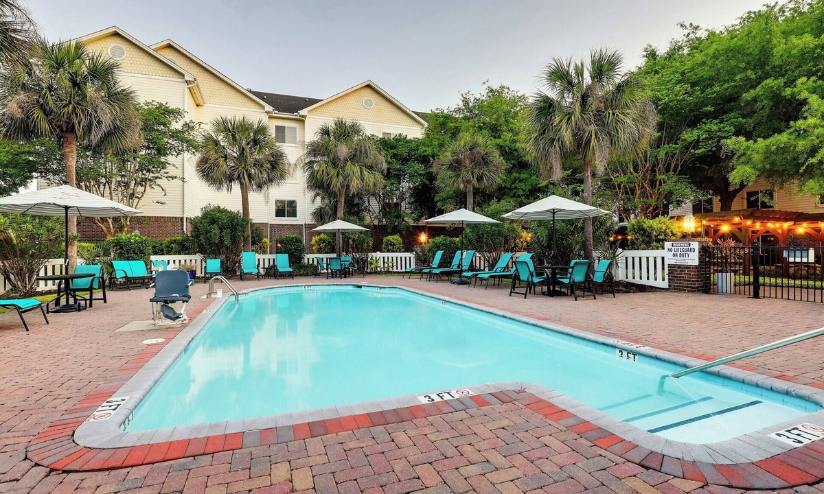 Mount Pleasant Hotel | Discover Comfort in 2 Homey Suites Perfect for Families Near Local Beaches