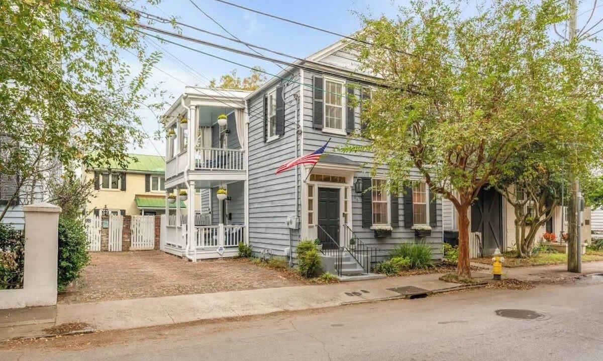 Harleston Village House | Elegant Historic Queen St House.