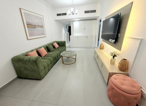 Al Barsha 1 Apartment | Female Al Barsha Stay near Mall of Emirates & Metro Dubai