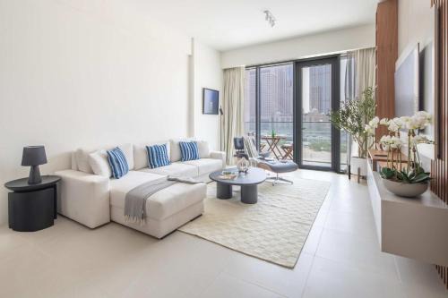 Al Safa Apartment | Frank Porter - Canal Front Residence 9A