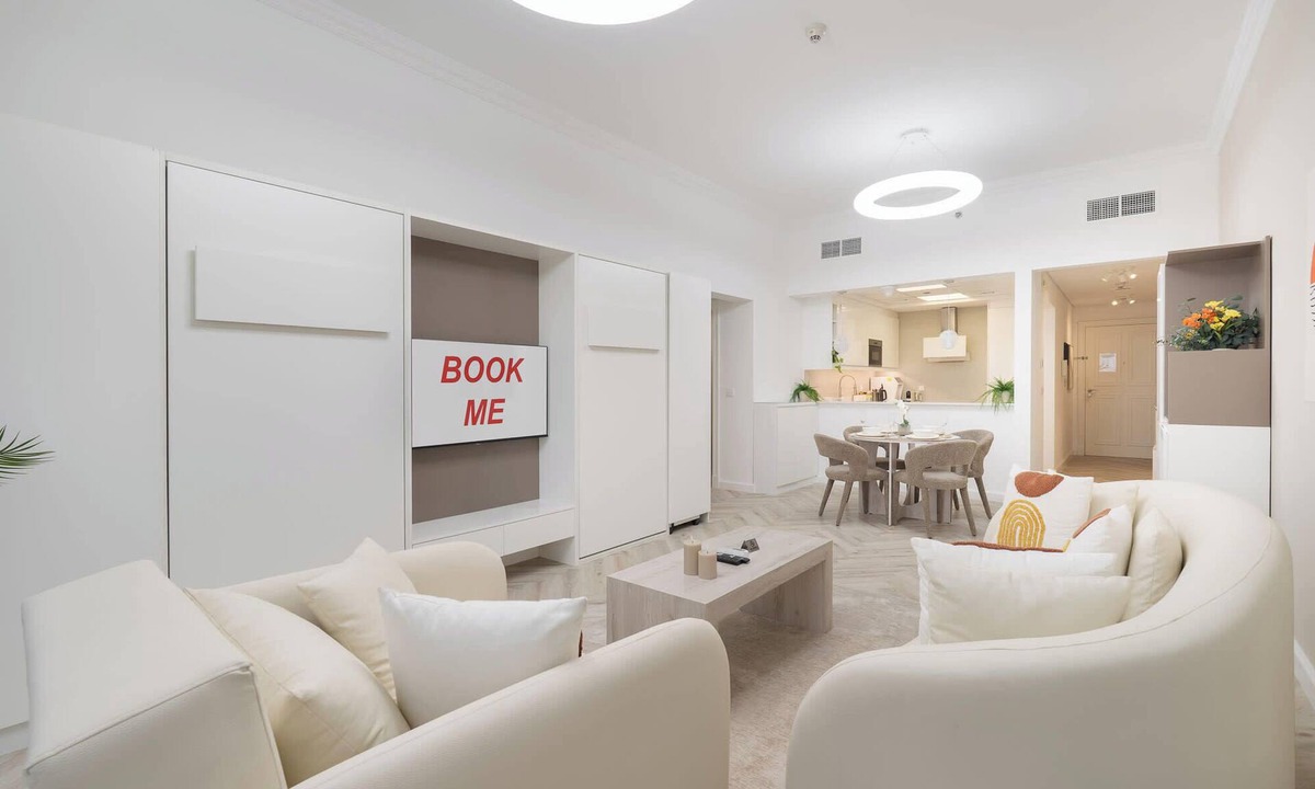Dubai Sports City Apartment | Free housekeeping visits during your stay - StayShort - Refined 1 Bedroom Living in Sports City that Sleeps 4