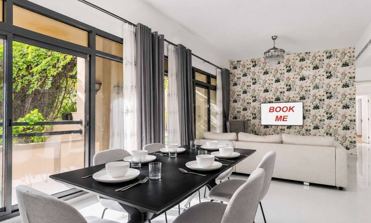 The Greens Apartment | Free housekeeping visits during your stay - StayShort - Warm & Spacious 3 Bedroom in The Greens that Sleeps 8