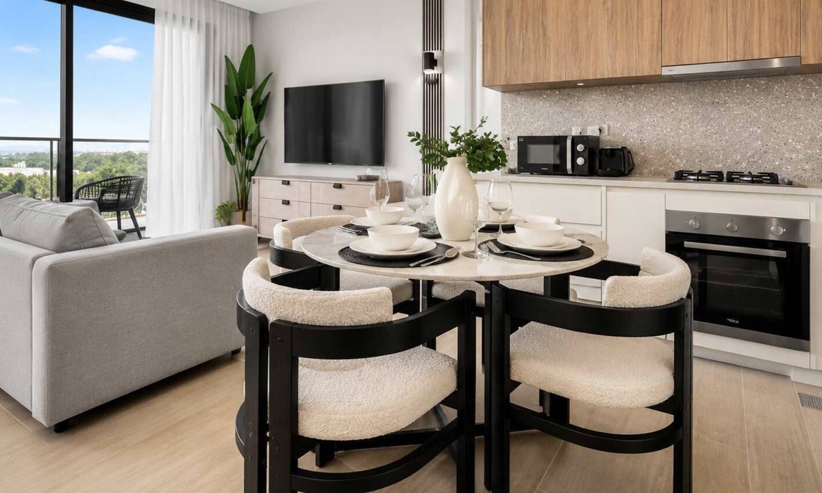 Dubai Apartment | Free housekeeping visits during your stay - StayShort - Bright & Roomy Studio with Balcony - Majan Hub, Sleeps