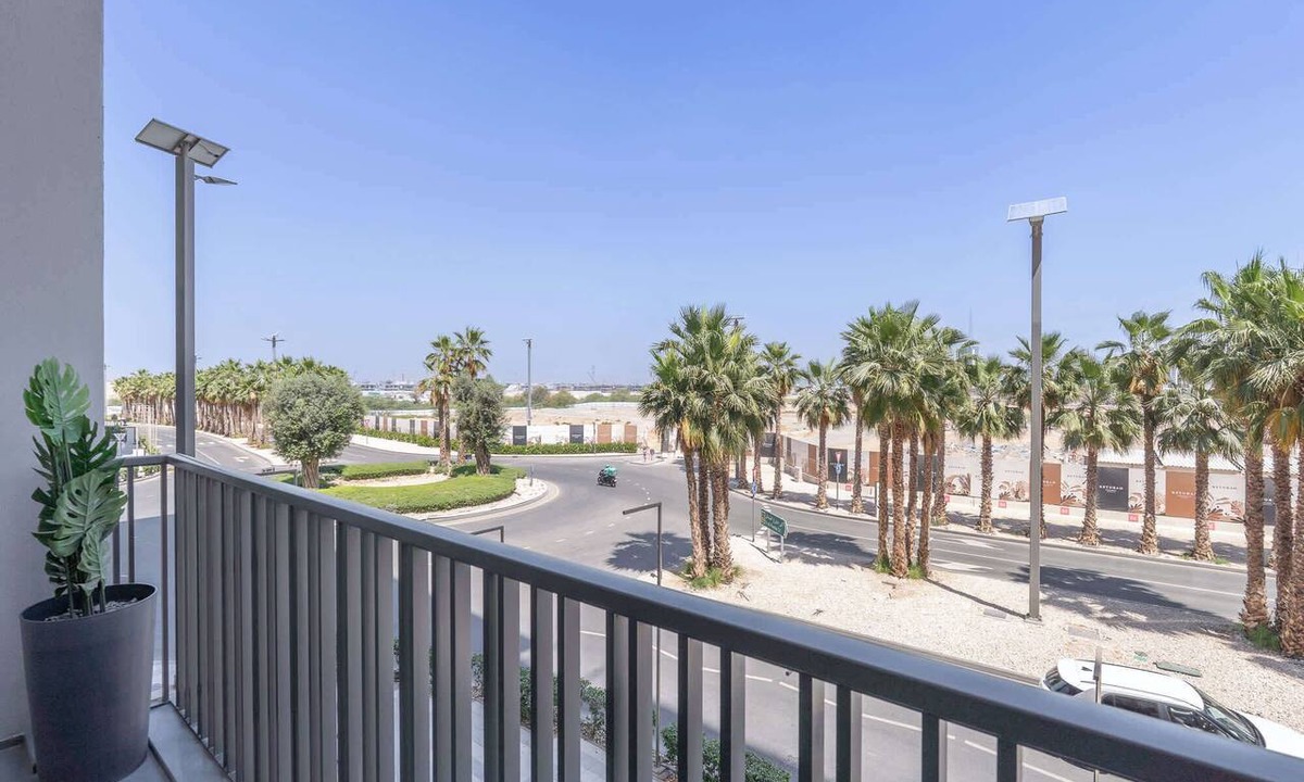 Dubai Apartment | Free housekeeping visits during your stay - StayShort - Modern and Stunning Studio in MAG 910, MBR City