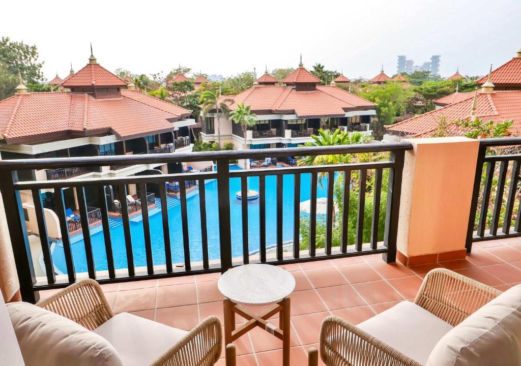 Palm Jumeirah Apartment | Fresh 3BR Apartment in 5-star Resort