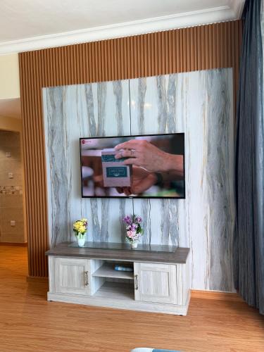 Rumailah Apartment | Full seaview luxury with gym,pool,jacuzzi,sauna,24x7 cafe,beach,restaurants,medical and more