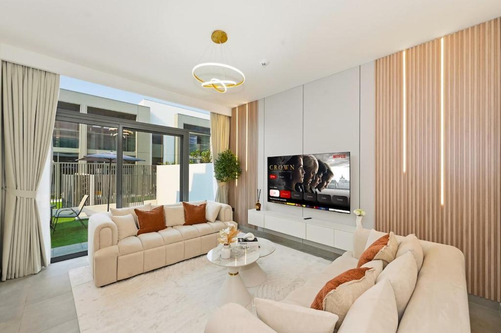 Dubai Apartment | Golden Stays - Stylish 4BR Villa I Garden, Pool & Parking I Global Village