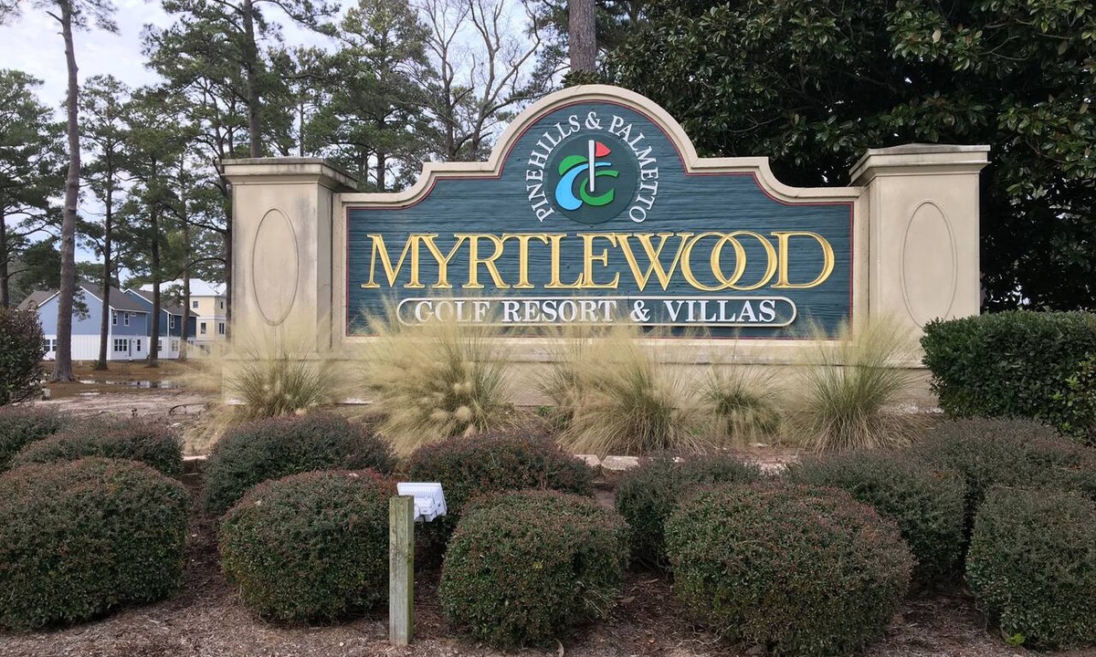 Central Myrtle Beach Condo | GR RATES & GR LOCATION - 2 BED 2 BATH w ELEV- GOLFVIEW - APPROX 1 MILE TO BEACH!
