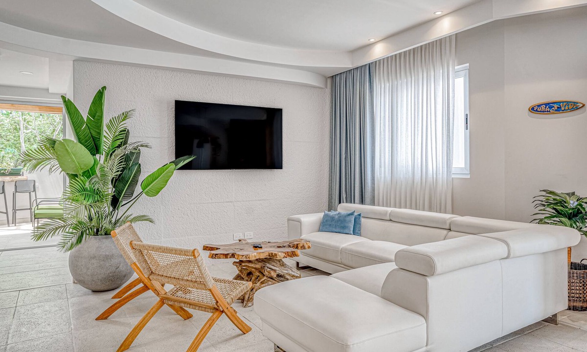 Jaco Condo | Hermosa Waves D2 | Luxury condo in Playa Hermosa with pool, hot tub, balcony, AC