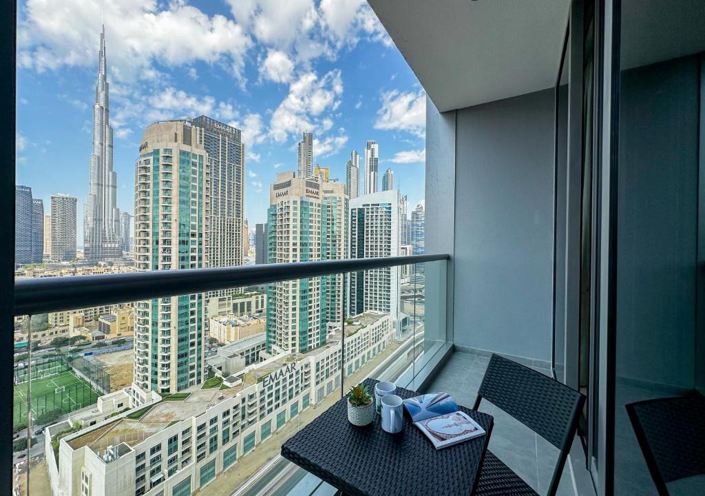 Downtown Dubai Apartment | HiGuests - City Elegance 1BR in The Sterling by Omniyat