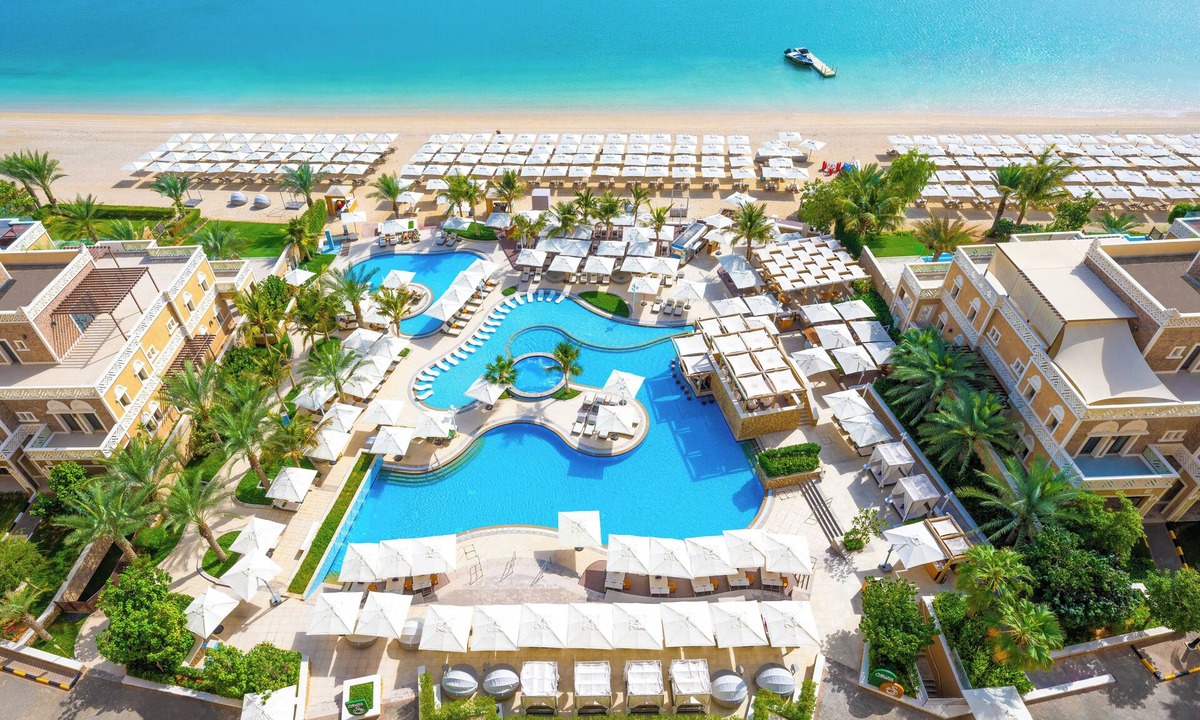Jumeirah Village Circle Hotel | Holiday Inn Dubai Jumeirah Village Circle by IHG