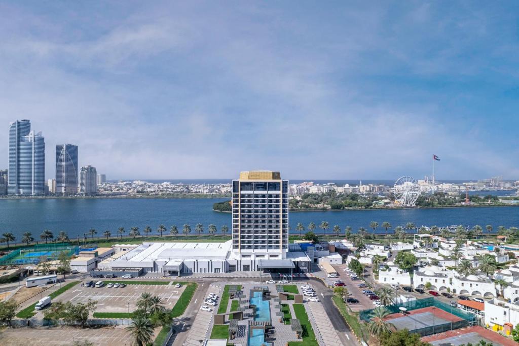 Al Majaz Hotel | Hotel Holiday International