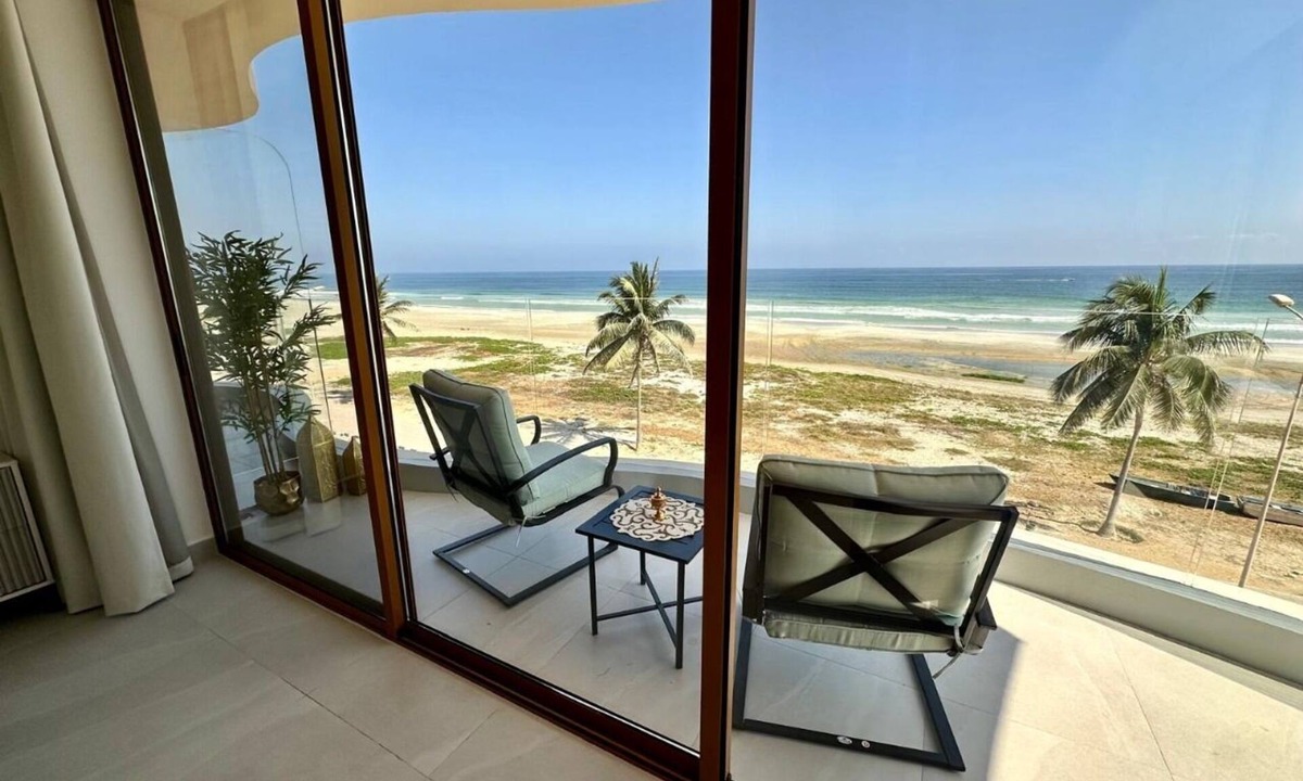 Taqah Apartment | Lamar Seaside Studio with Sofa Bed