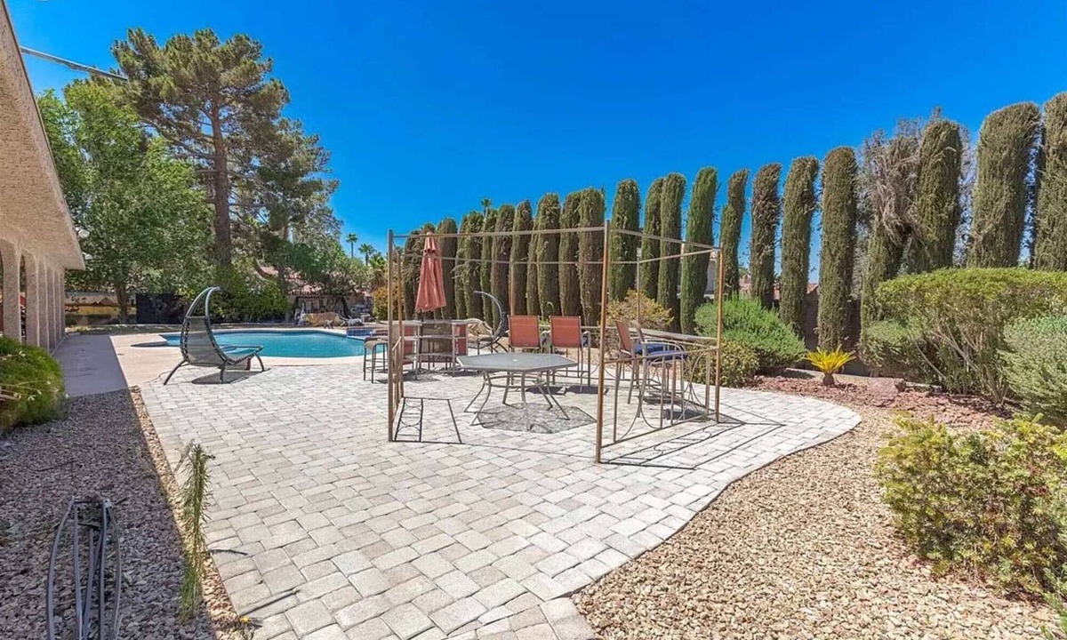 Paradise Crest House | Leopard Lux Gold Rush: Heated*Pool, 4000SqFt, Jacuzzi*, Billiards, Darts, Projector, 4K TV's, Darts